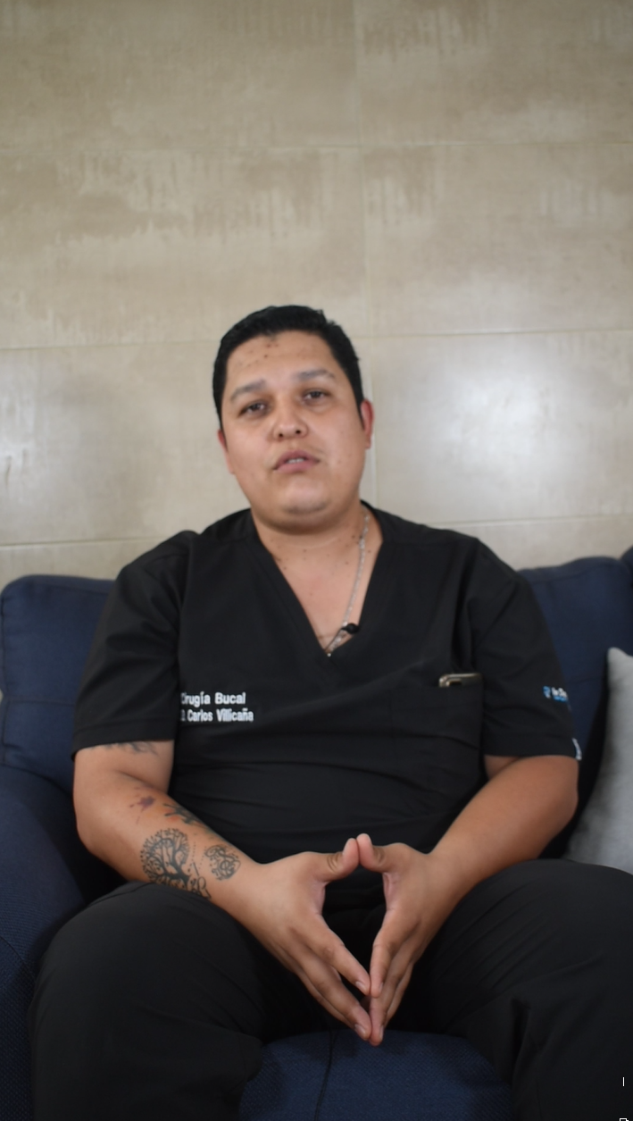 Dr. Carlos Villicaña.